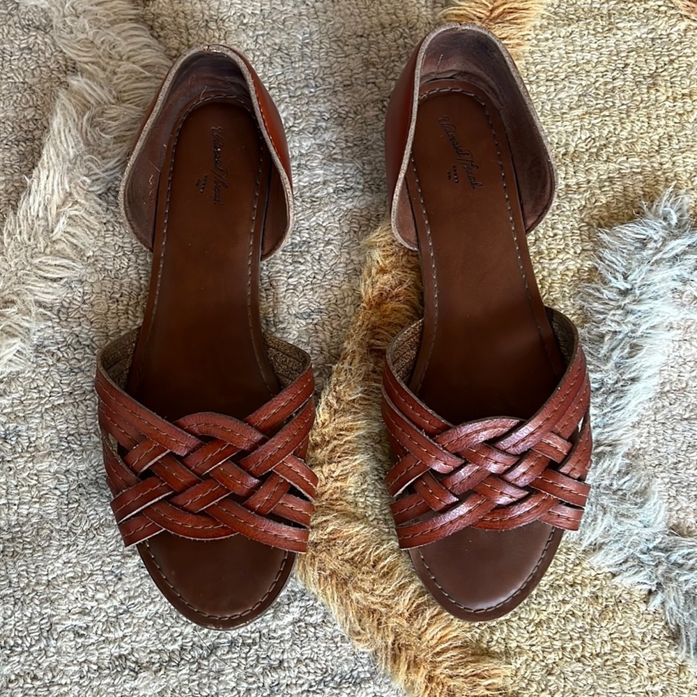 UNIVERSAL THREAD Open Toe Huarache Sandals - size 8.5